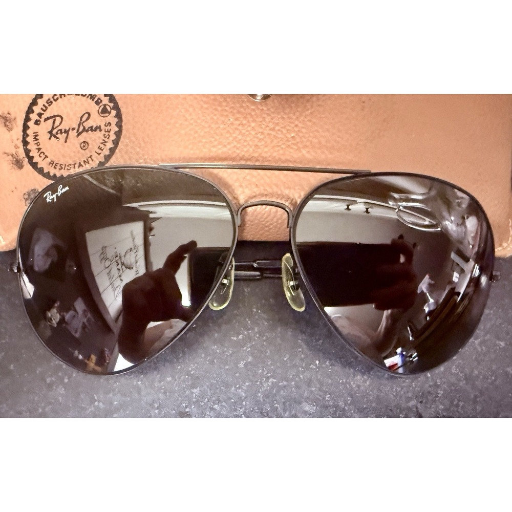 Vintage Ray Ban USA Aviator Black frame Sunglasses Super Rare w Case